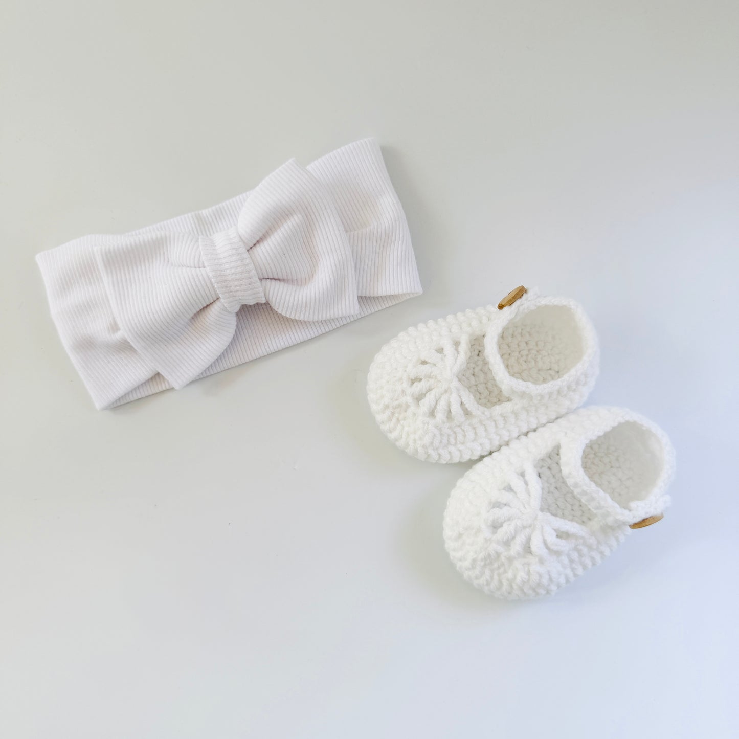 Handmade Crochet Baby Shoes & Bow Headband Set – Soft Cotton Gift Set for Baby Girls (White)